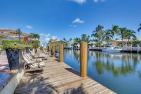 Canal Access and Pool Lighthouse Point Getaway!